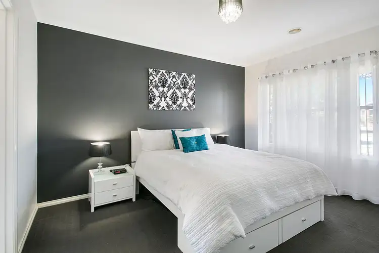 Second view of Homely house listing, 7 Glade Court, Cranbourne VIC 3977