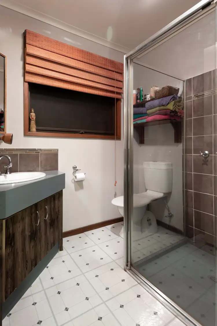 Seventh view of Homely house listing, 8 Grebe Court, Carrum Downs VIC 3201