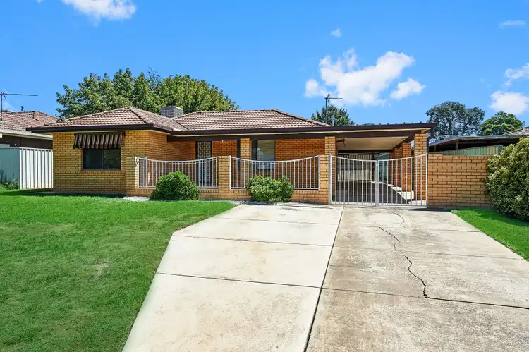 24 Forrest Street, Lake Albert NSW 2650