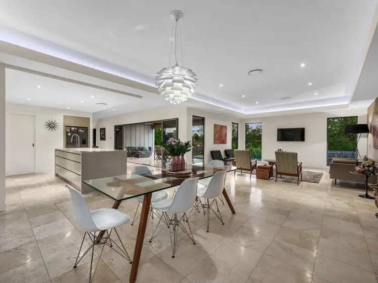 15 Hector Road, Holland Park QLD 4121