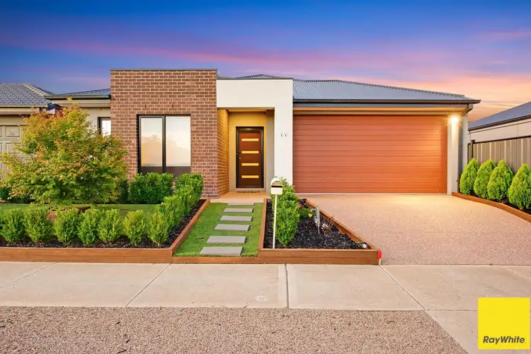 11 Alberfeldie Drive, Truganina VIC 3029