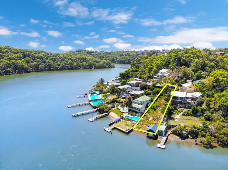 136 Moons Avenue, Lugarno NSW 2210