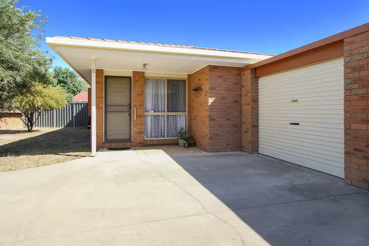 Main view of Homely townhouse listing, 5/7 Conway Court, Wodonga VIC 3690