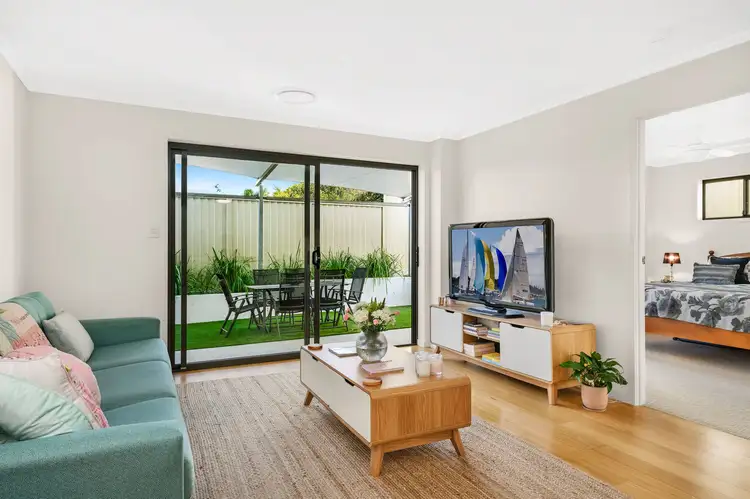 Main view of Homely unit listing, 2/15 Percy Street, Redcliffe QLD 4020