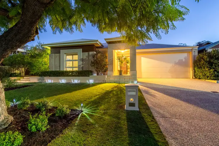 25 Crawshaw Crescent, Manning WA 6152