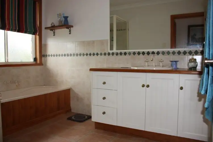 Sixth view of Homely house listing, 28 Russ Layton Drive, Emerald QLD 4720