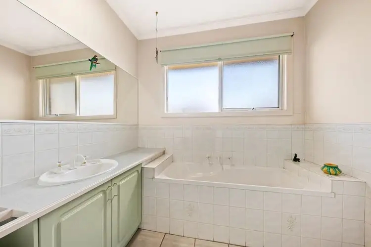 Seventh view of Homely house listing, 2 Mendora Crescent, Wantirna South VIC 3152