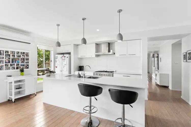 5 Wingello Crescent, Tullimbar NSW 2527
