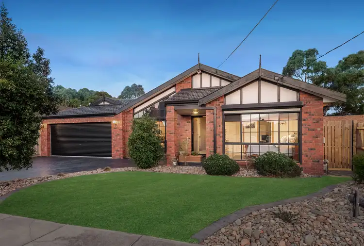 8 Langvale Court, Mill Park VIC 3082