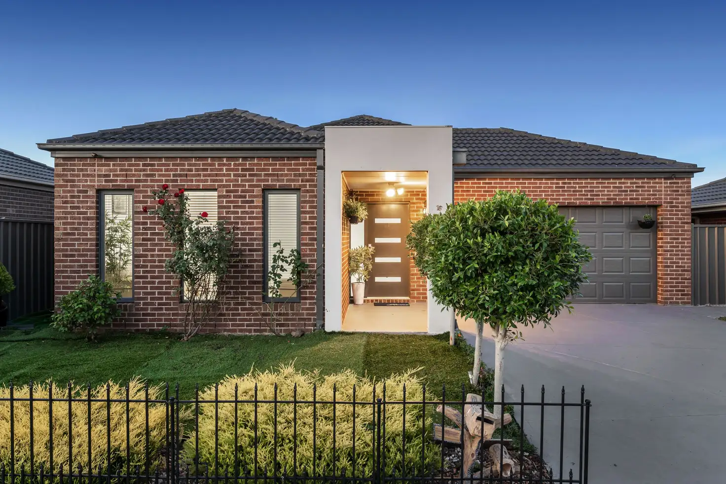 Main view of Homely house listing, 16 Kinglake Crescent, Craigieburn VIC 3064