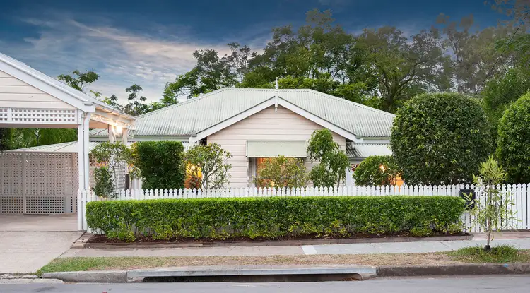 15 The Drive, Bardon QLD 4065