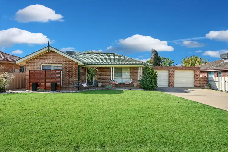 11 Kaldari Crescent, Glenfield Park NSW 2650