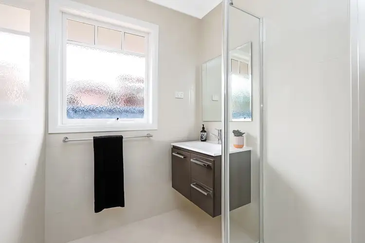Fifth view of Homely unit listing, 16 Sunset Boulevard, Jacana VIC 3047