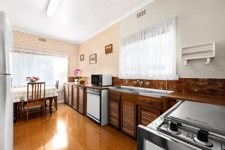 Fourth view of Homely house listing, 10 Park Close, Vermont VIC 3133