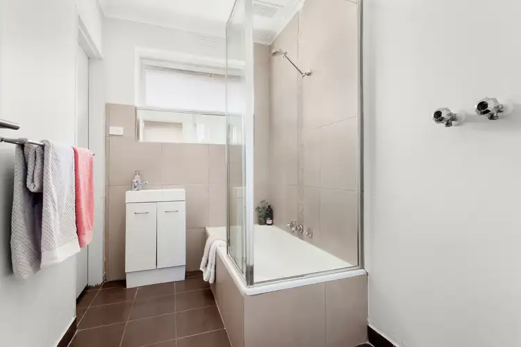 Fifth view of Homely apartment listing, 6/3 Derby Parade, Caulfield North VIC 3161