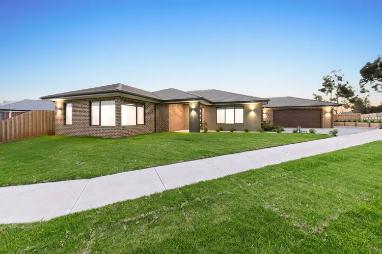 2 Saxon Road, Drouin VIC 3818