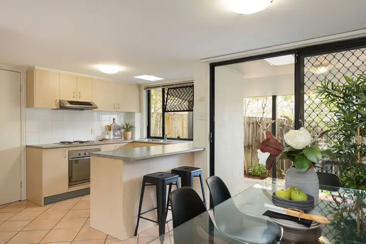 3/13 Daniells Street, Carina QLD 4152