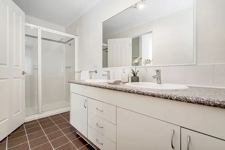 Sixth view of Homely house listing, 3 St Ives Place, Craigieburn VIC 3064