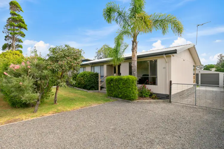 20 Pine Avenue, Cowes VIC 3922