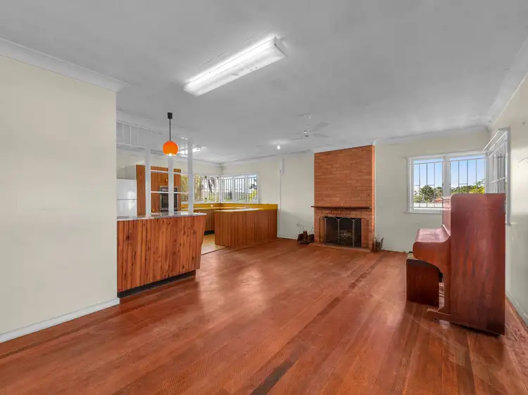15 Cunard Street, Holland Park QLD 4121