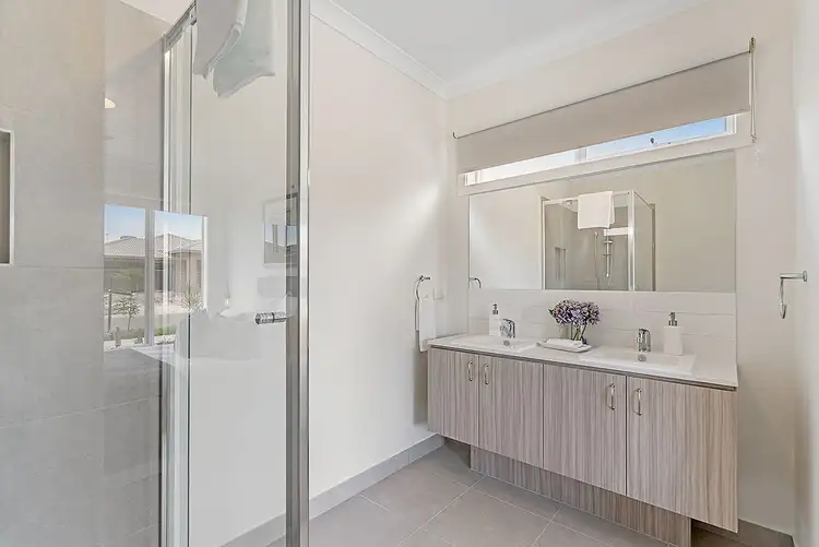 Fourth view of Homely house listing, 15 Featherwood Crescent, Craigieburn VIC 3064