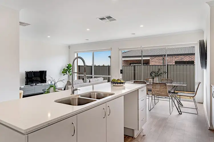 Sixth view of Homely house listing, 15 Featherwood Crescent, Craigieburn VIC 3064
