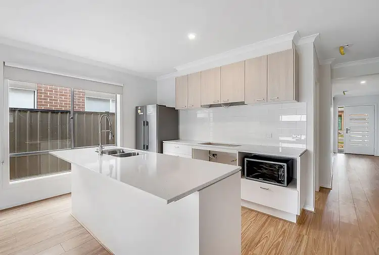 Fourth view of Homely house listing, 17 Featherwood Crescent, Craigieburn VIC 3064