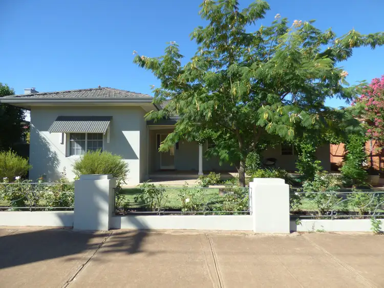 9 Johnson Street, Forbes NSW 2871