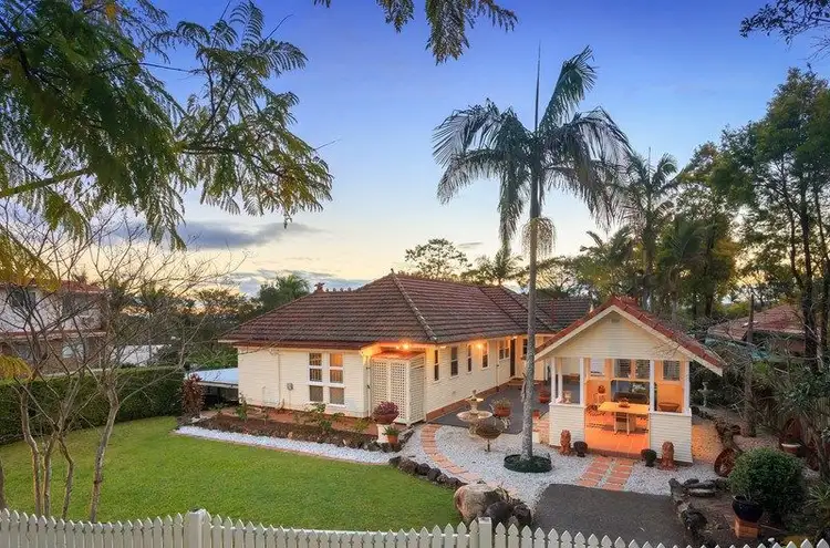 294 Russell Terrace, Chapel Hill QLD 4069