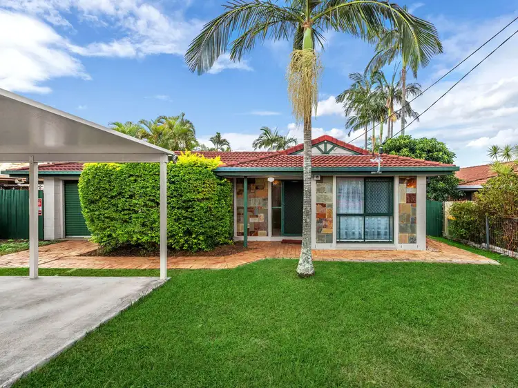 73 Middle Road, Hillcrest QLD 4118