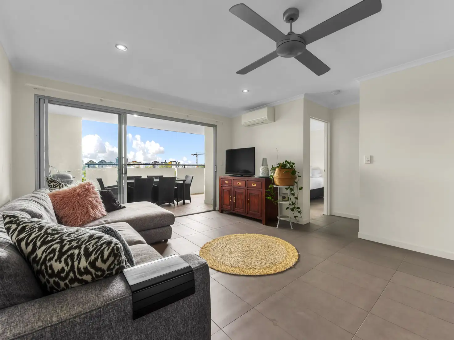 Main view of Homely unit listing, 1704/67 Linton Street, Kangaroo Point QLD 4169