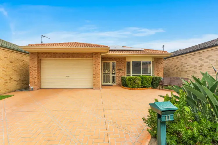 11 Streeton Avenue, Kanahooka NSW 2530
