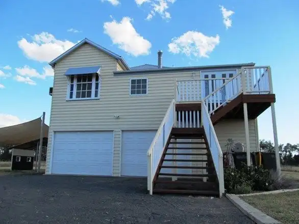 10 Windmill Lane, Emerald QLD 4720