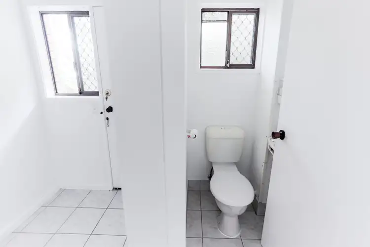 Sixth view of Homely unit listing, 1/3 Robert Street, Labrador QLD 4215