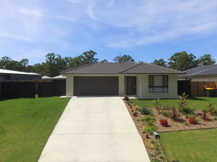 35 Eumeralla Crescent, Landsborough QLD 4550