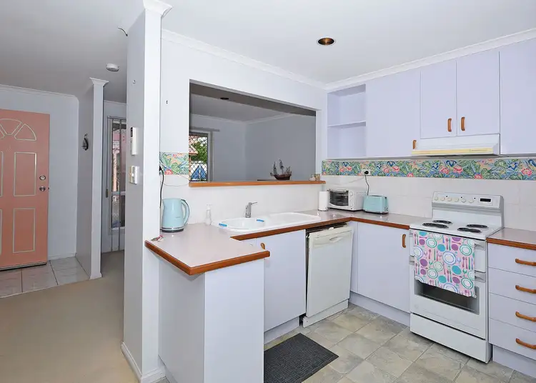 Sixth view of Homely unit listing, 8/174 Cypress Street, Urangan QLD 4655