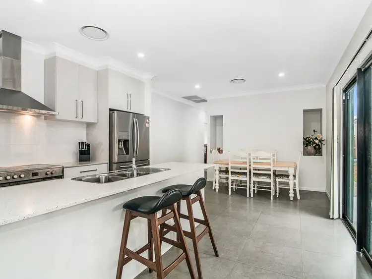 17 Gainsborough Drive, Pimpama QLD 4209