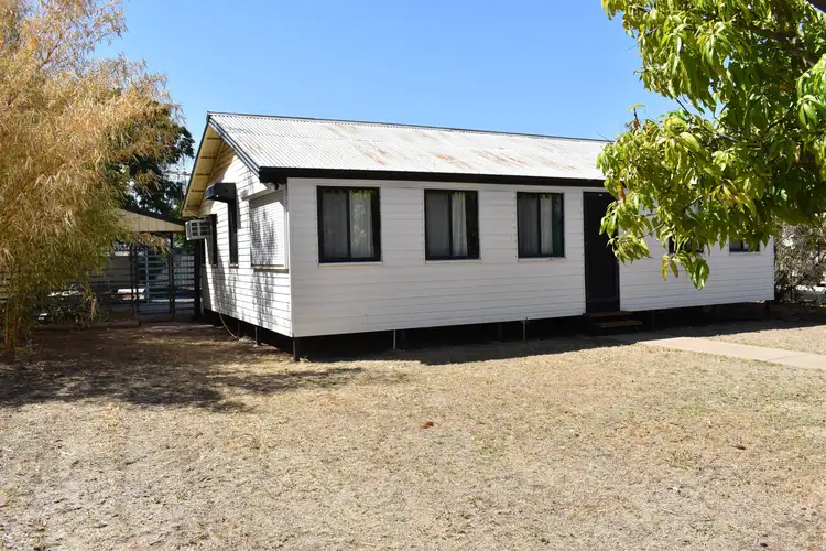 12 Brooks Street, Emerald QLD 4720