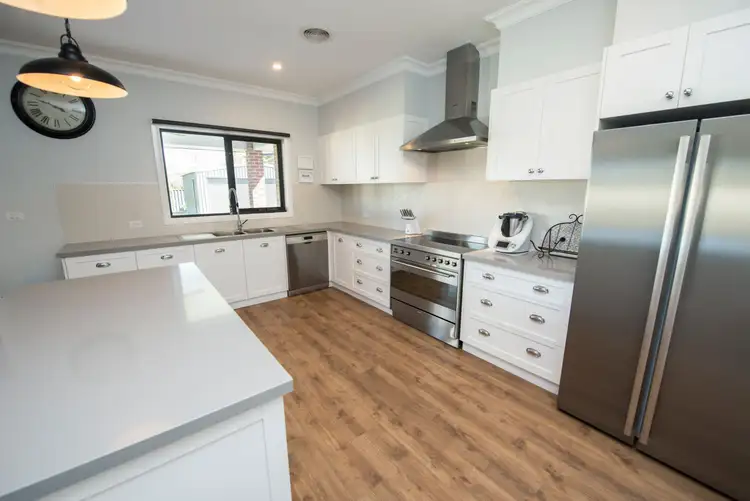 Fifth view of Homely house listing, 19 Nalder Drive, Swan Hill VIC 3585