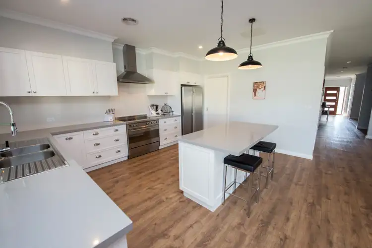 Sixth view of Homely house listing, 19 Nalder Drive, Swan Hill VIC 3585