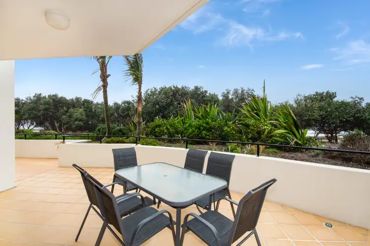 3/2 18-19 Pacific Parade, Yamba NSW 2464