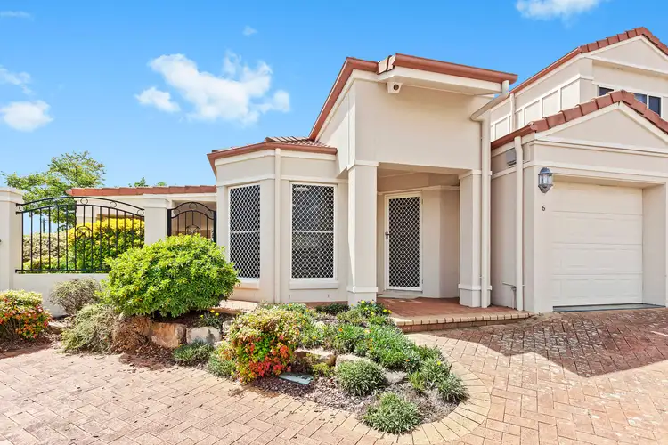 Unit 5/4 Mannuem Court, Rangeville QLD 4350