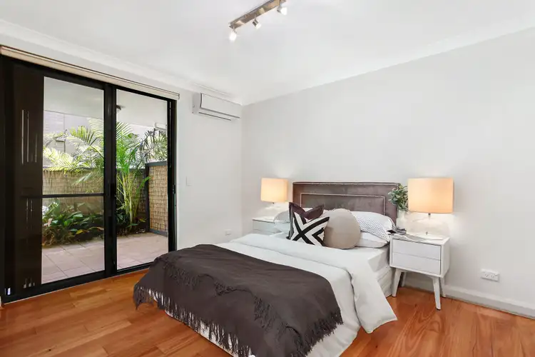 Sixth view of Homely apartment listing, 4/80 Beach Road, Bondi Beach NSW 2026