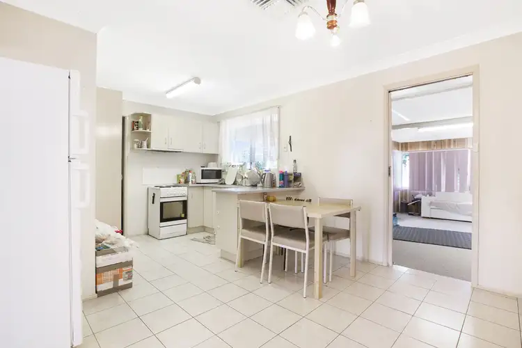 Third view of Homely house listing, 5 Caley Close, Tamworth NSW 2340