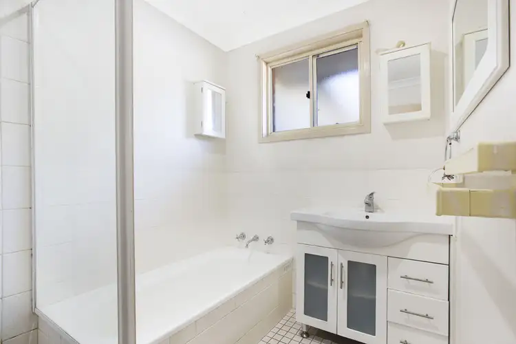 Sixth view of Homely house listing, 5 Caley Close, Tamworth NSW 2340