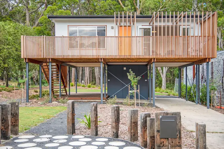 9 Pine Street, Bendalong NSW 2539