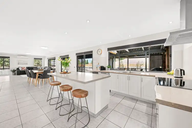 Second view of Homely house listing, 7 Greg Court, Narre Warren VIC 3805