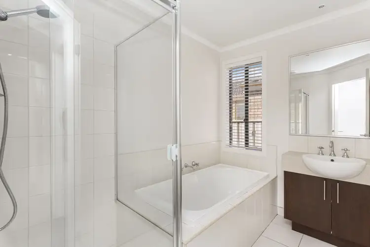 Fifth view of Homely house listing, 2 Mallee Place, Epsom VIC 3551