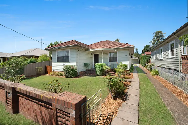 144a George Street, East Maitland NSW 2323