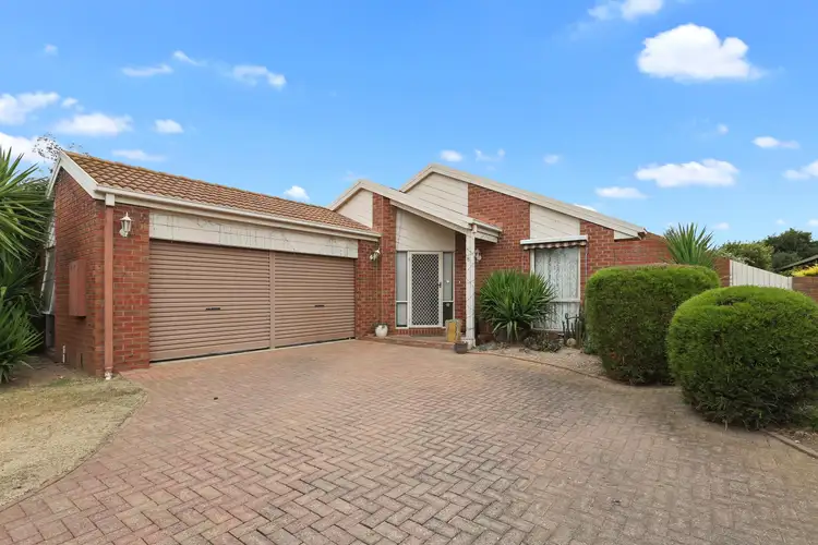 8 Kantara Crescent, Lara VIC 3212